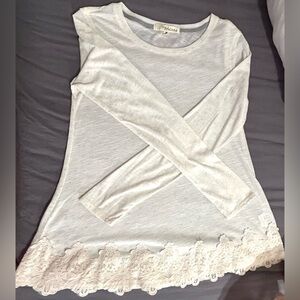 Rewind Women’s Ivory, with long sleeves & lace trim shirt.  Sz. M
